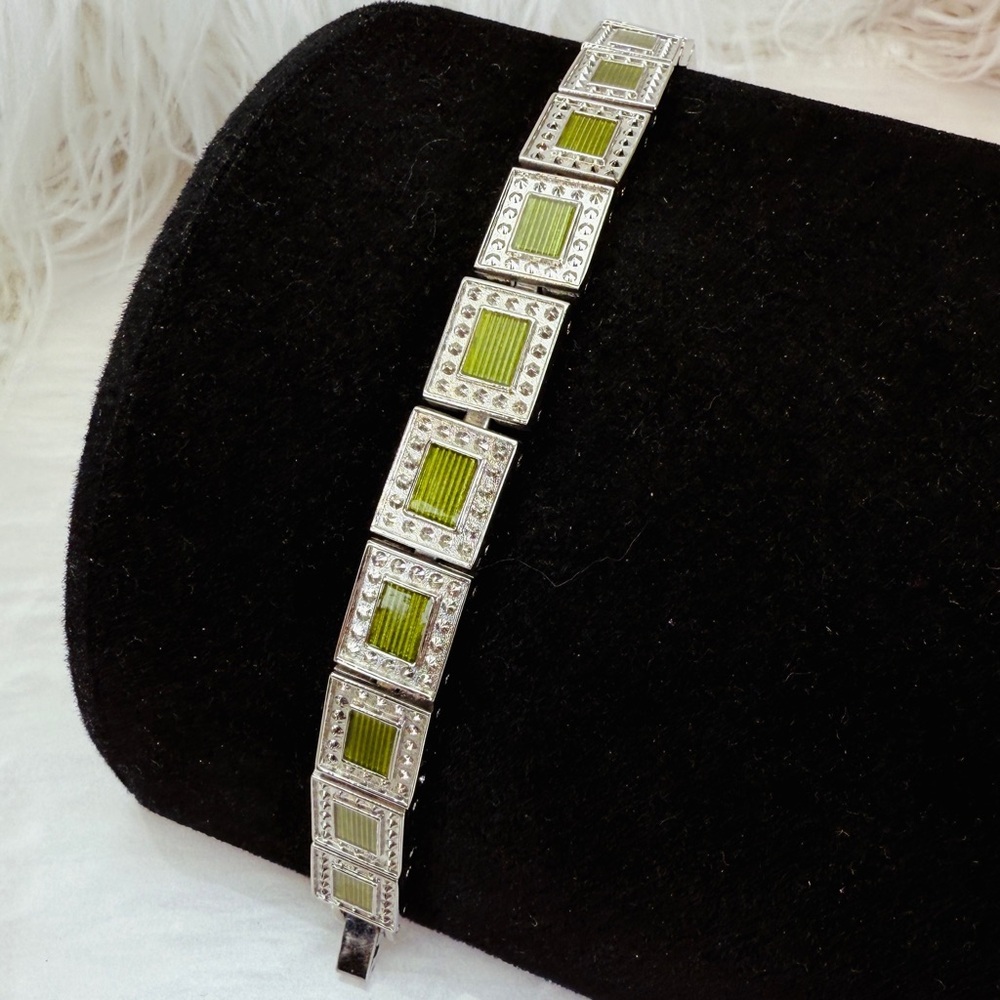 Vintage Silvertone and Green Linked Bracelet